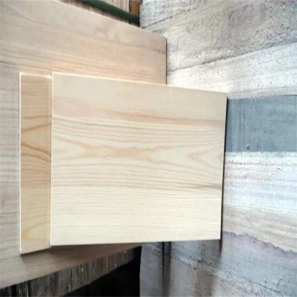 Priedes mēbeļu dēlis